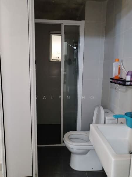 Servis Apartment untuk Disewa di Cerrado @ Southville City - Valyn Ho - Bathroom - PropertyGuru.com.my