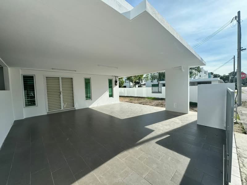 Rumah Teres untuk Dijual di Bandar Sri Sendayan (Negeri Sembilan) - Valesca Tee - Exterior - PropertyGuru.com.my