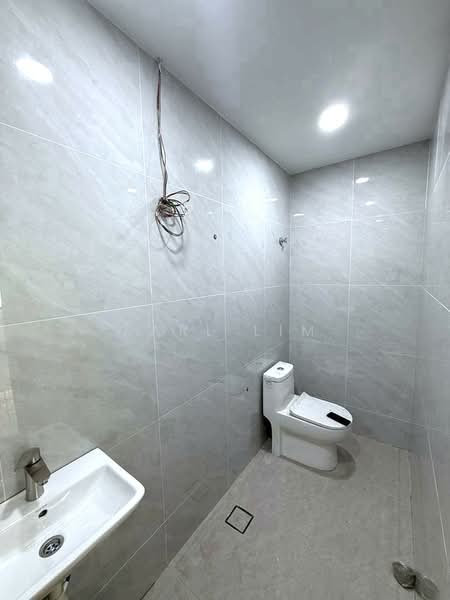 Bungalow for Sale in Taman Kebun Teh (Johor Bahru) - Karl Lim - Bathroom - PropertyGuru.com.my
