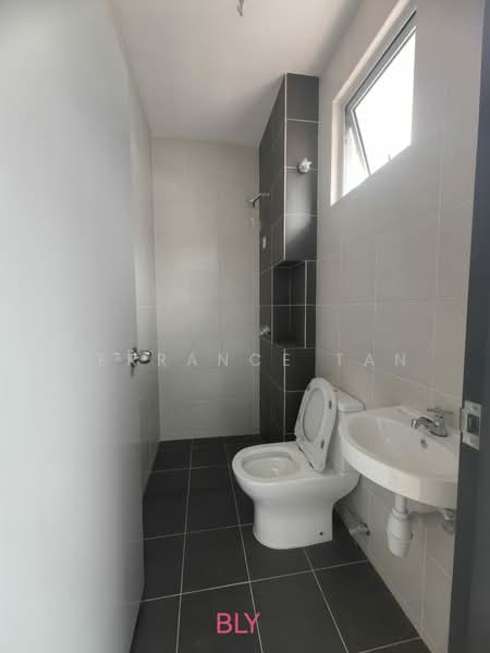 2-storey Terraced House for Rent in Klang (Selangor) - Terrance Tan - Bathroom - PropertyGuru.com.my