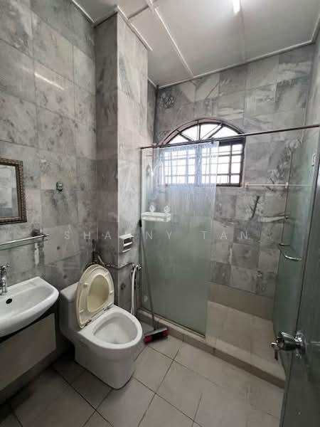 Terraced House for Sale in Bandar Sungai Long (Selangor) - Shanny Tan - Bathroom - PropertyGuru.com.my