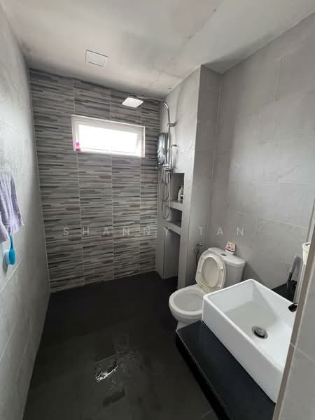 Rumah Teres untuk Dijual di Bandar Sungai Long (Selangor) - Shanny Tan - Bathroom - PropertyGuru.com.my
