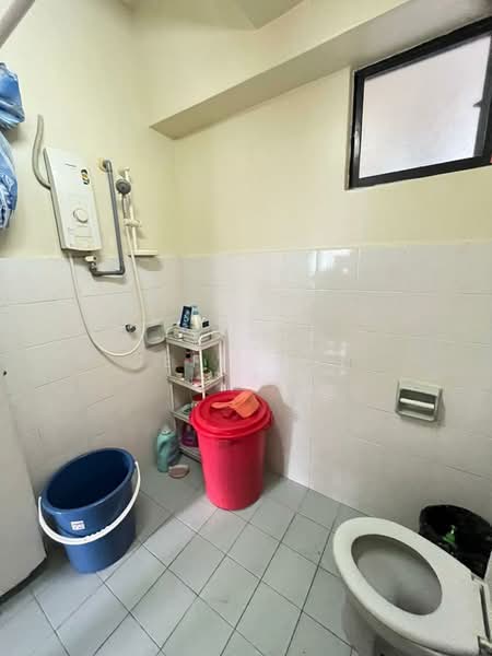 Condominium for Sale at Sri Pelangi Condominiums - Jeff Ooi - Bathroom - PropertyGuru.com.my