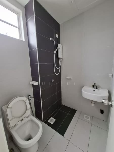 Apartment for Sale at Nusa Heights (Nusa Puncak) - Lui Lui - Bathroom - PropertyGuru.com.my