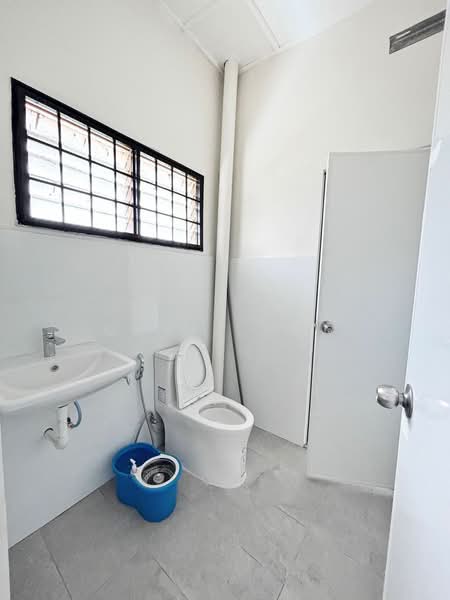 Rumah Teres 2 Tingkat untuk Disewa di Johor Bahru (Johor) - Mavis Hew - Bathroom - PropertyGuru.com.my