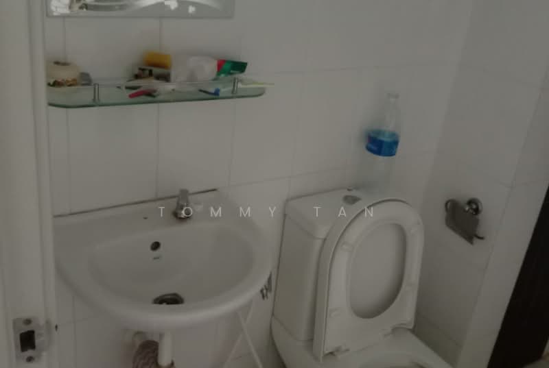 Kondominium untuk Disewa di Plaza Menjalara - TOMMY TAN - Bathroom - PropertyGuru.com.my