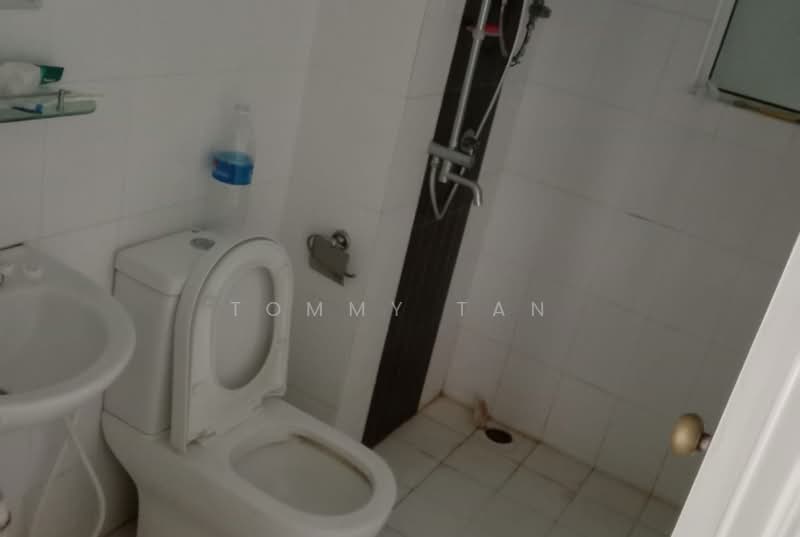 Kondominium untuk Disewa di Plaza Menjalara - TOMMY TAN - Bathroom - PropertyGuru.com.my