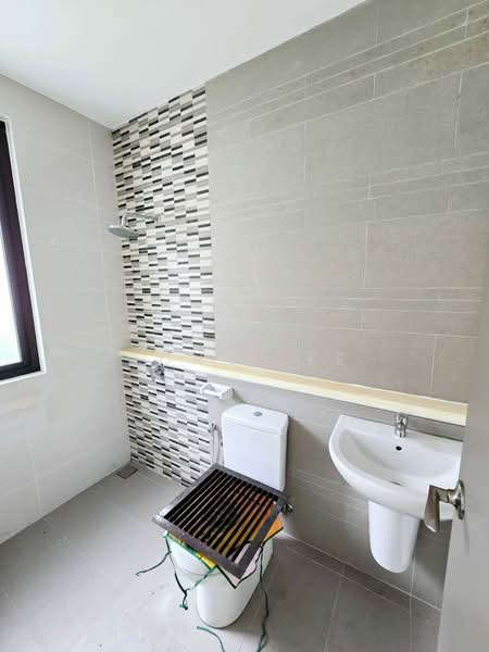 Terraced House for Sale in Bandar Kinrara Seksyen 1 (Bandar Kinrara) - John Lee - Bathroom - PropertyGuru.com.my