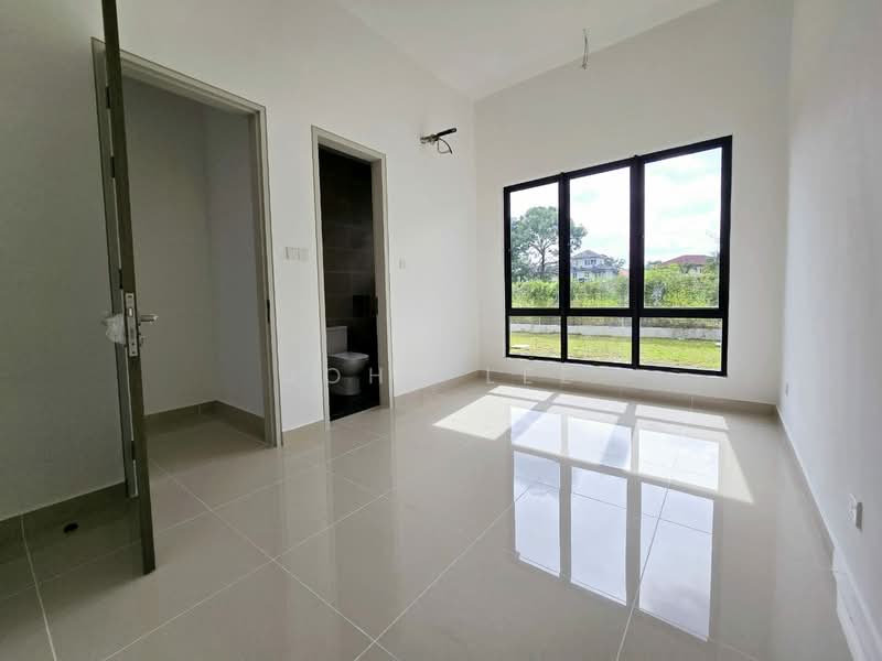 Semi-Detached House for Sale in Bandar Kinrara Seksyen 1 (Bandar Kinrara) - John Lee - Bathroom - PropertyGuru.com.my
