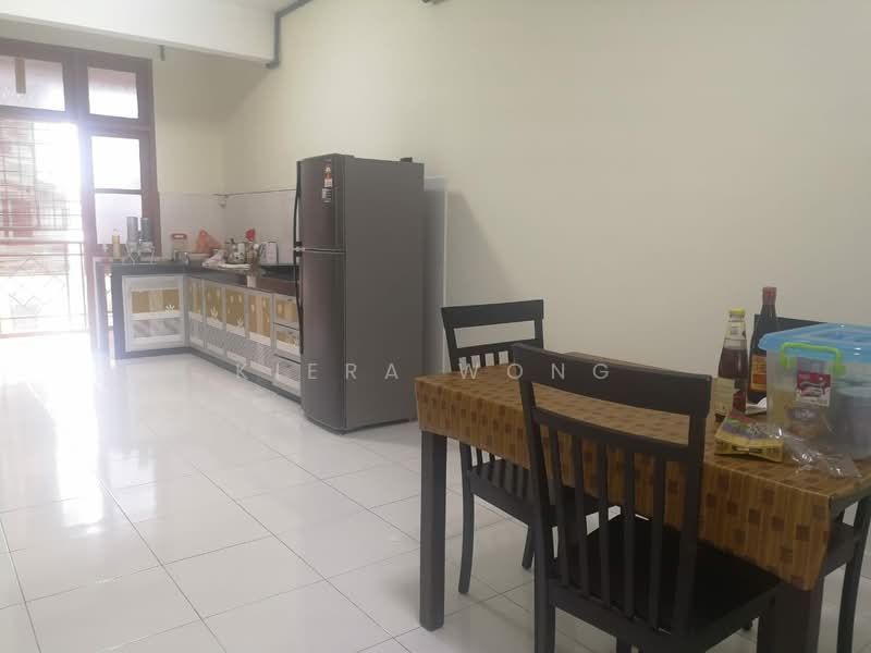 Apartment for Sale at Golden Showers (Kondo Ruby) - Kiera Wong - Kitchen - PropertyGuru.com.my