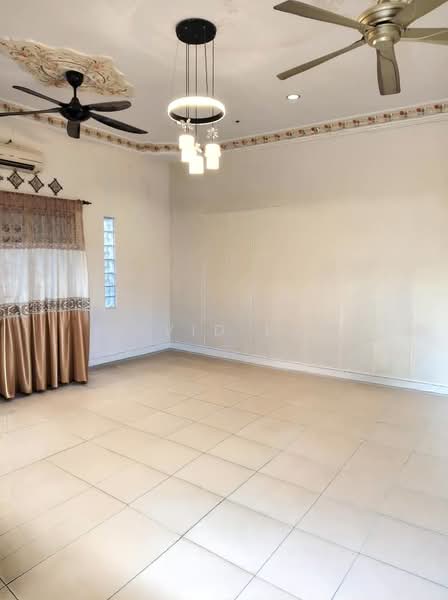 Bungalow for Rent in Taman Gombak Setia (Gombak) - David Lao - Living Room - PropertyGuru.com.my
