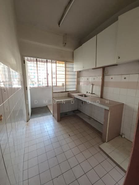 Rumah Flat untuk Disewa di Pangsapuri Kenari - Edmund Goh - Kitchen - PropertyGuru.com.my