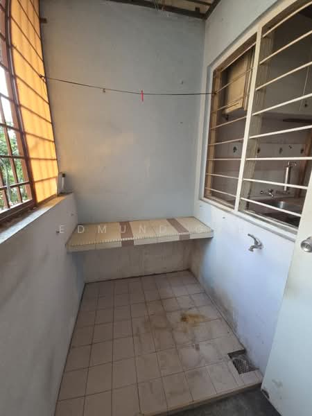 Rumah Flat untuk Disewa di Pangsapuri Kenari - Edmund Goh - Balcony - PropertyGuru.com.my