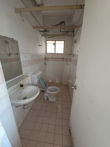 Rumah Flat untuk Disewa di Pangsapuri Kenari - Edmund Goh - Bathroom - PropertyGuru.com.my