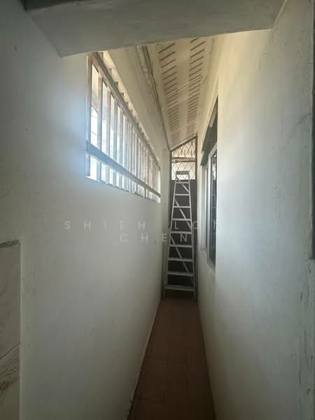 1-storey Terraced House for Sale in Taman Senai Utama (Kulai) - Shieh Long Chen - Corridor - PropertyGuru.com.my