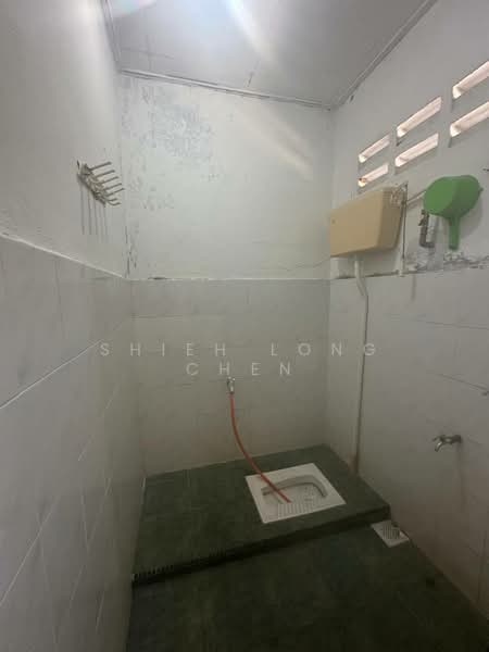 1-storey Terraced House for Sale in Taman Senai Utama (Kulai) - Shieh Long Chen - Bathroom - PropertyGuru.com.my