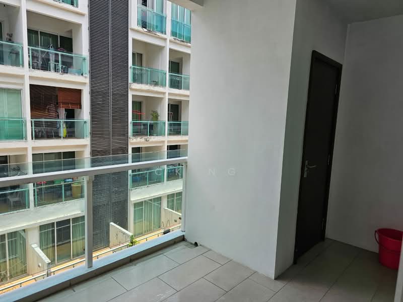 Servis Apartment untuk Disewa di Cliveden @ Plaza Damas 3 - CK Ng - Balcony - PropertyGuru.com.my