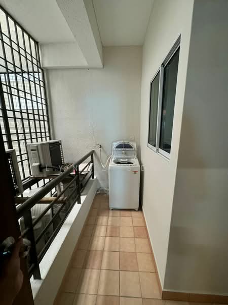 Kondominium untuk Disewa di Gurney Beach Resort - Lynnz Seow - Balcony - PropertyGuru.com.my