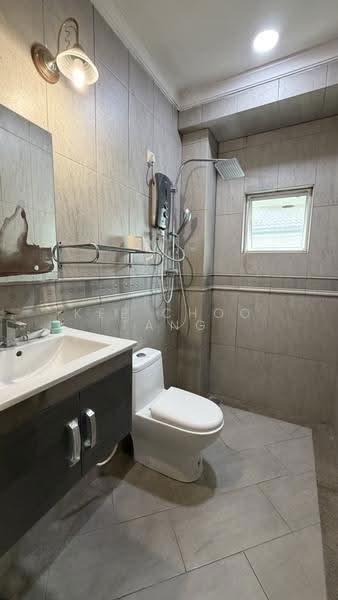 Bungalow House for Sale in Kota Kemuning (Shah Alam) - Anjoe Tang - Bathroom - PropertyGuru.com.my