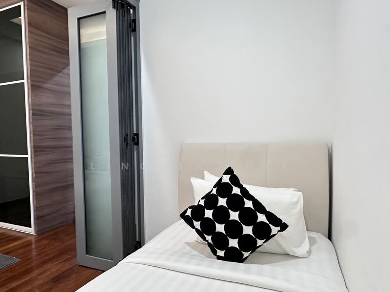 Service Residence for Sale at Royce Residence - Lincoln Thye - Bedroom 1 - PropertyGuru.com.my