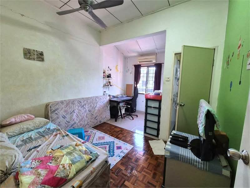 Terraced House for Sale in Johor Bahru (Johor) - Evelyn Heng - Bedroom - PropertyGuru.com.my
