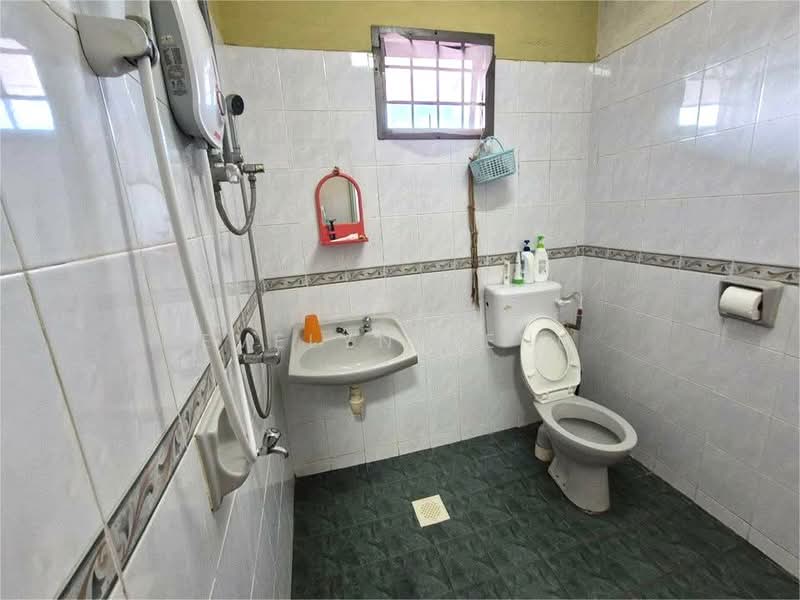 Terraced House for Sale in Johor Bahru (Johor) - Evelyn Heng - Bathroom - PropertyGuru.com.my