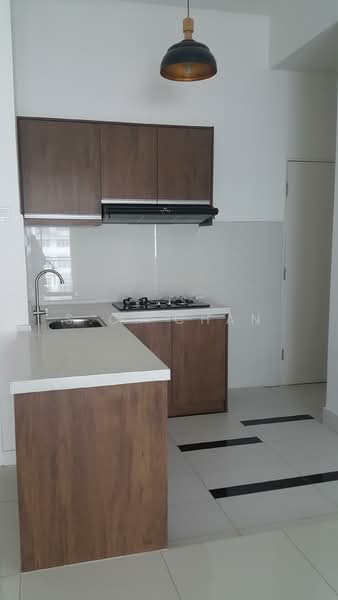 Servis Apartment untuk Dijual di Skypod Residence - S.C. Chan - Kitchen - PropertyGuru.com.my