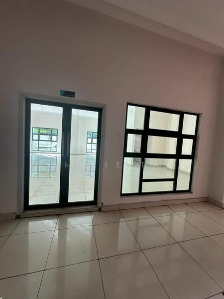 Kedai / Pejabat untuk Disewa di Bandar Tun Hussein Onn (Cheras) - Winnie Tai - Entrance - PropertyGuru.com.my