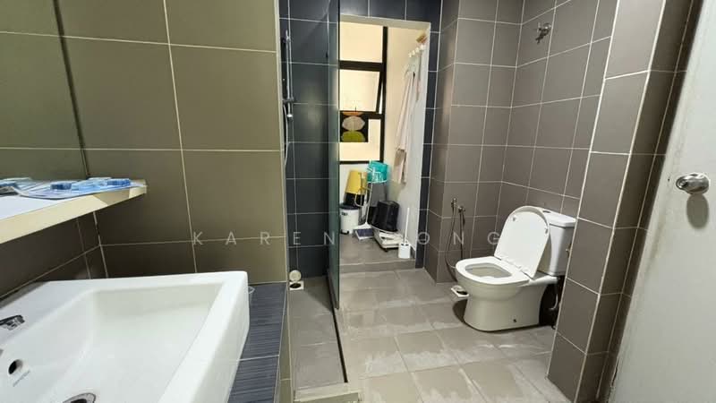 Servis Apartment untuk Disewa di Hedgeford 10 Residences - Karen Pong - Bathroom - PropertyGuru.com.my