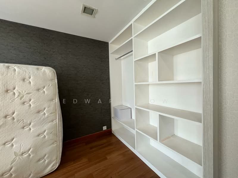 Kediaman Servis untuk Dijual di Solaris Dutamas - Edward Low - Bedroom - PropertyGuru.com.my