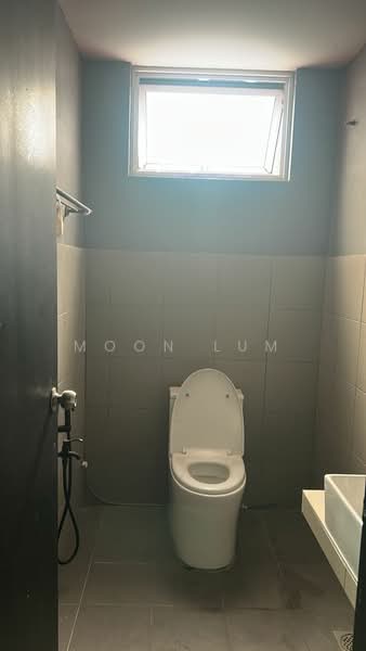Semi-D Factory for Rent in Signature Industrial Park (Semenyih) - Moon Lum - Bathroom - PropertyGuru.com.my