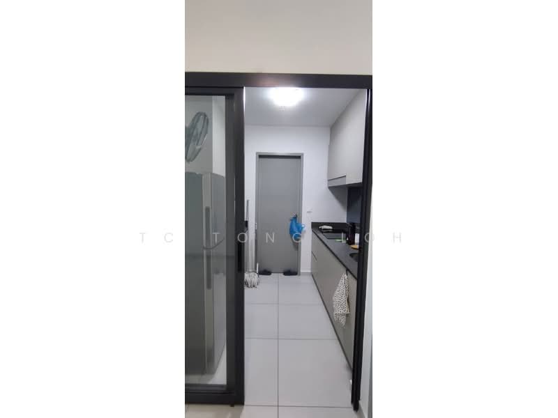 Service Residence for Sale at Sinaran @ Utropolis - TC Tong Loh - Kitchen - PropertyGuru.com.my