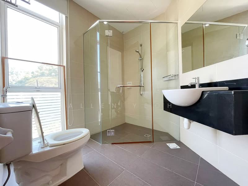 Condominium for Sale at Hillcrest Residences - Allen Yeoh - Bathroom - PropertyGuru.com.my