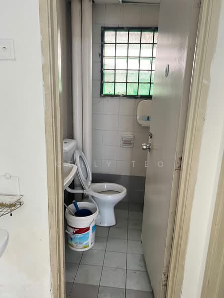 Shop for Rent in Bandar Bukit Tinggi (Klang) - Kelly Teo - Bathroom - PropertyGuru.com.my