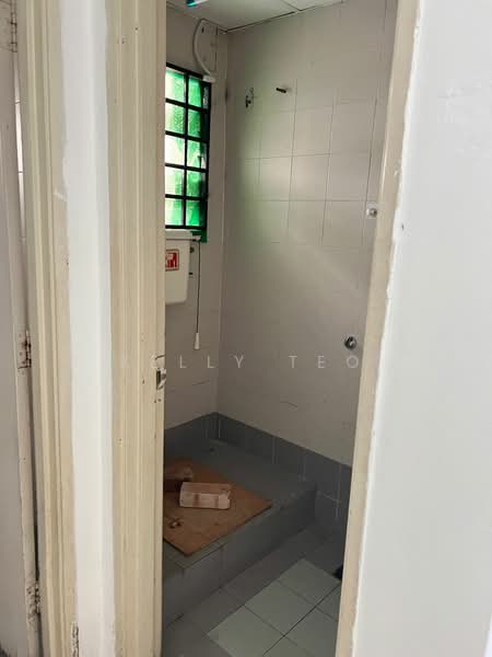 Shop for Rent in Bandar Bukit Tinggi (Klang) - Kelly Teo - Bathroom - PropertyGuru.com.my
