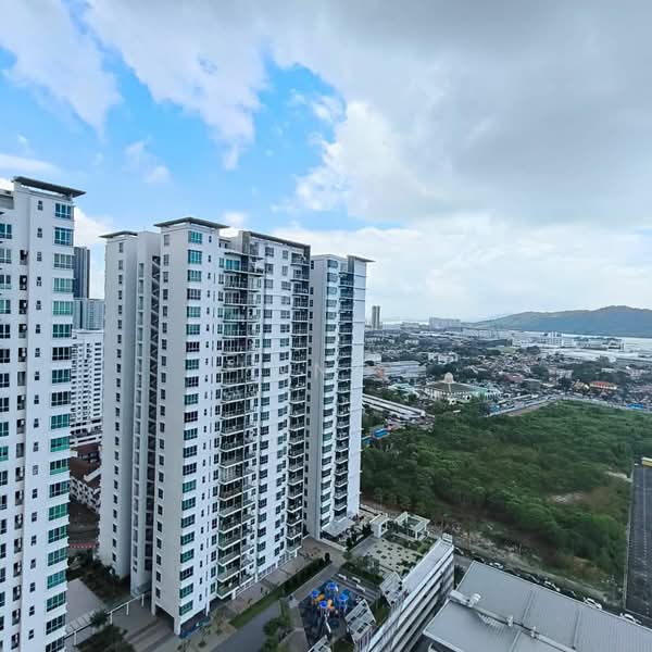 Kondominium untuk Dijual di Elit Heights @ Bayan City - Siang . - Exterior - PropertyGuru.com.my