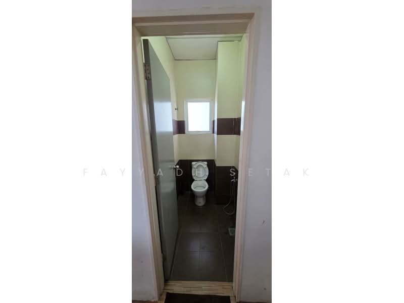 Shop / Office for Rent in Bandar Baru Bangi (Selangor) - Fayyadh Setak - Bathroom - PropertyGuru.com.my