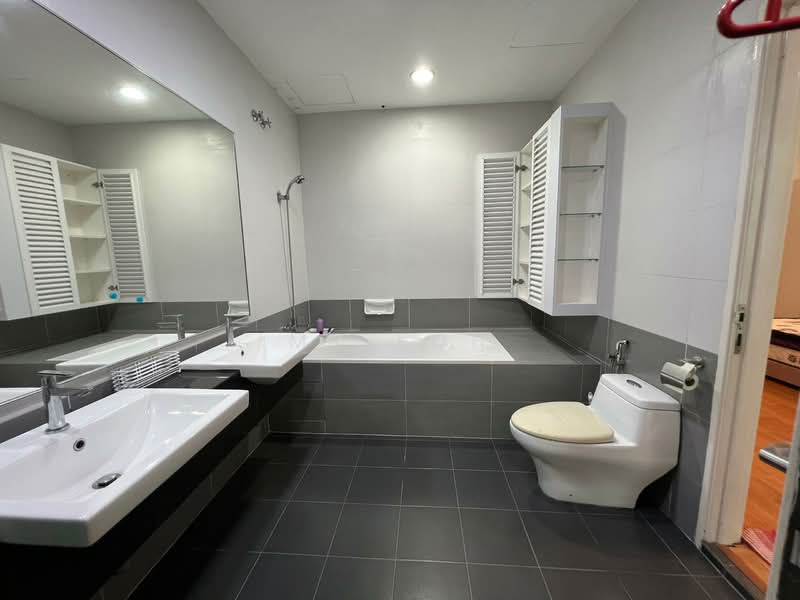 3-storey Terraced House for Sale in Prima Selayang (Selayang) - MY Loh - Bathroom - PropertyGuru.com.my