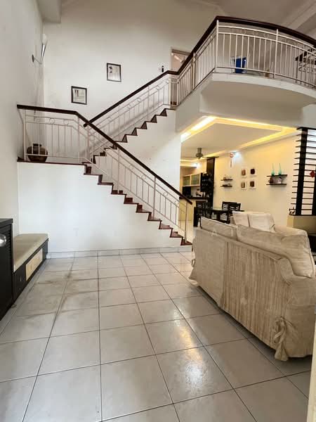 Rumah Teres 1.5 Tingkat untuk Disewa di Taman Pelangi Indah (Ulu Tiram) - Tommy Tai - Living Room - PropertyGuru.com.my