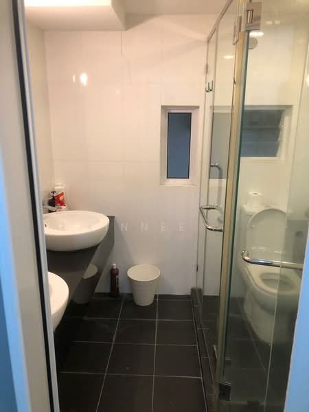 Service Residence for Rent at Maritime Suite - Xinnee . - Bathroom - PropertyGuru.com.my