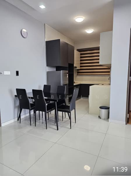 Condominium for Rent at Kings Bay @ Country Garden Danga Bay - Ewe Bee Leng - Dining Room - PropertyGuru.com.my