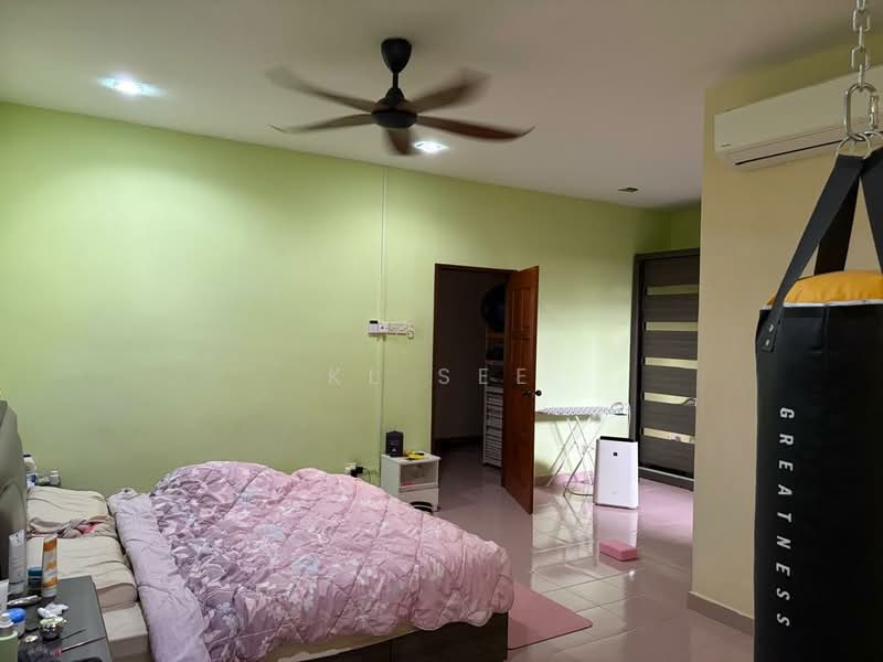 Rumah Teres 2 Tingkat untuk Dijual di Taman Bukit Kepayang Fasa 1 (Seremban) - KL See - Bedroom - PropertyGuru.com.my