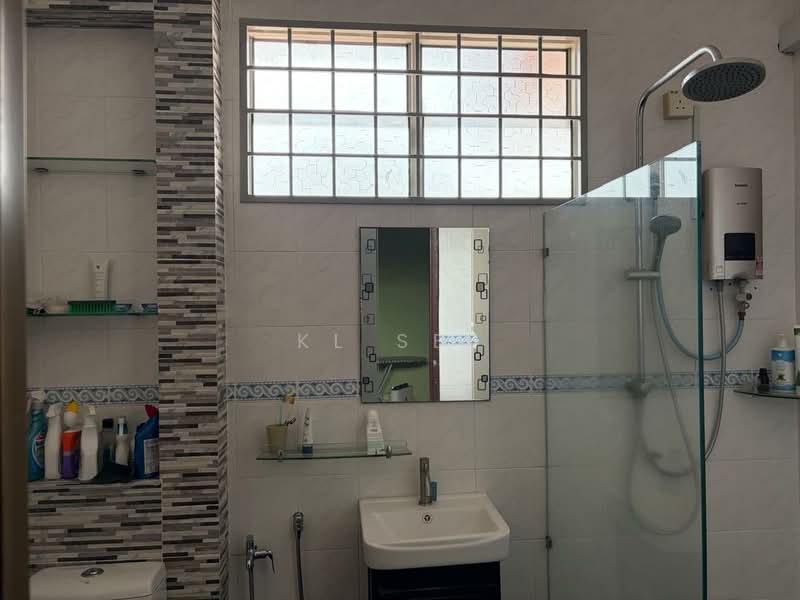 Rumah Teres 2 Tingkat untuk Dijual di Taman Bukit Kepayang Fasa 1 (Seremban) - KL See - Bathroom - PropertyGuru.com.my