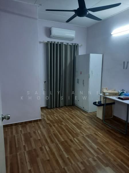 Rumah Teres 2 Tingkat untuk Dijual di Taman Wawasan (Puchong) - Sally Anne Khoo Siew bee - Bedroom - PropertyGuru.com.my