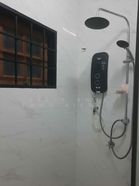 Rumah Teres 2 Tingkat untuk Dijual di Taman Wawasan (Puchong) - Sally Anne Khoo Siew bee - Bathroom - PropertyGuru.com.my