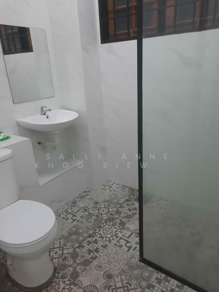 Rumah Teres 2 Tingkat untuk Dijual di Taman Wawasan (Puchong) - Sally Anne Khoo Siew bee - Bathroom - PropertyGuru.com.my