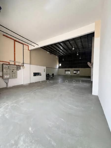 Untuk Disewa - Kempas Utama 1.5 Storey Corner Factory