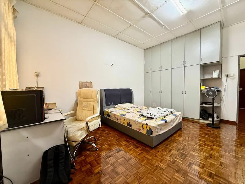 2-storey Terraced House for Sale in Taman Ungku Tun Aminah (Skudai) - Tommy Tai - Bedroom - PropertyGuru.com.my