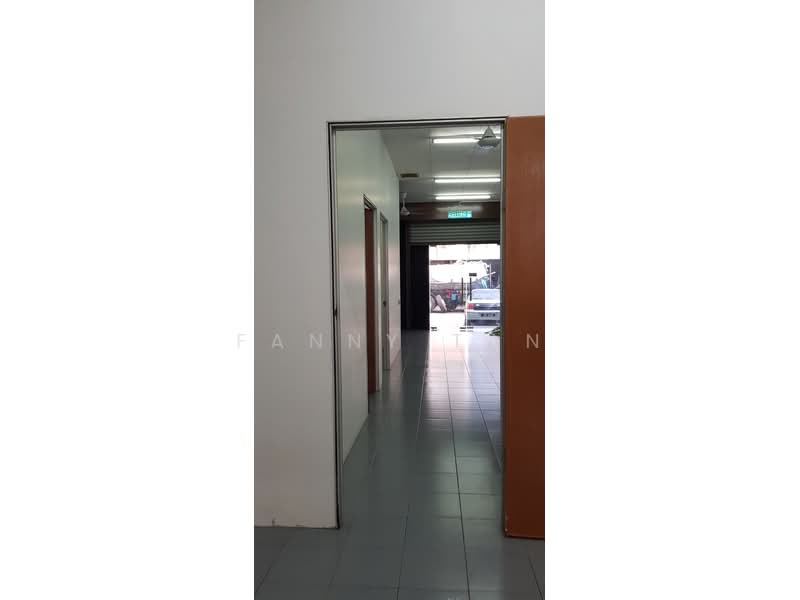 Shop for Rent in Taman Setia Indah (Tebrau) - Fanny Tan - Corridor - PropertyGuru.com.my