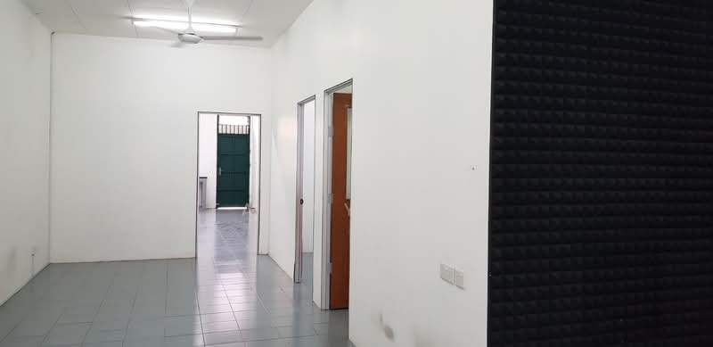 Shop for Rent in Taman Setia Indah (Tebrau) - Fanny Tan - Interior - PropertyGuru.com.my